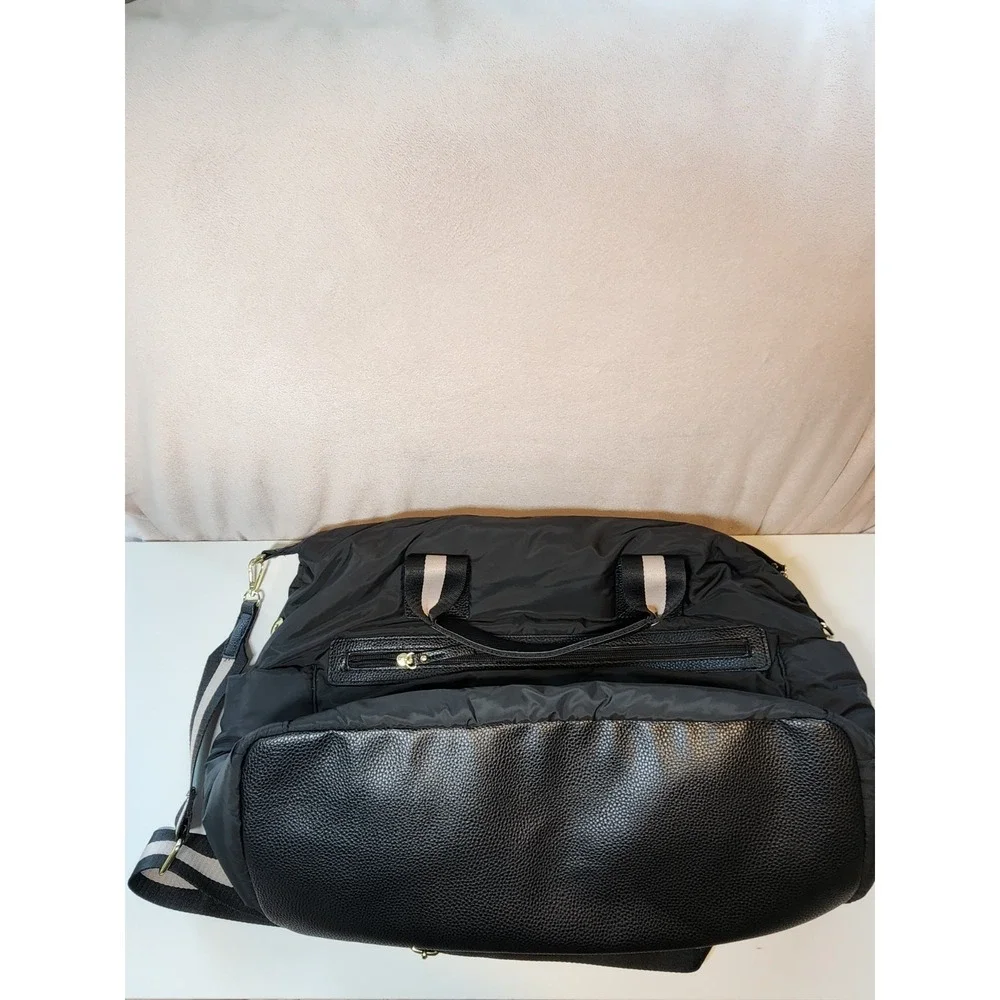 Tommy Bahama Black Duffle Weekender Tote Bag Padded Travel Gym
